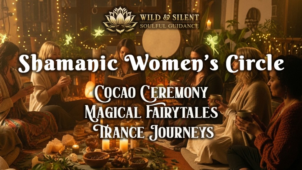 Eine Gruppe von Frauen, die in einem schamanischen Kreis sitzt und an einer KakaZeremonie teilnimmt, umgeben von Kerzenlicht und Dekoration.